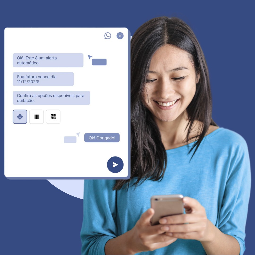 Profissional usando aplicativo de cobrança automatizada com WhatsApp